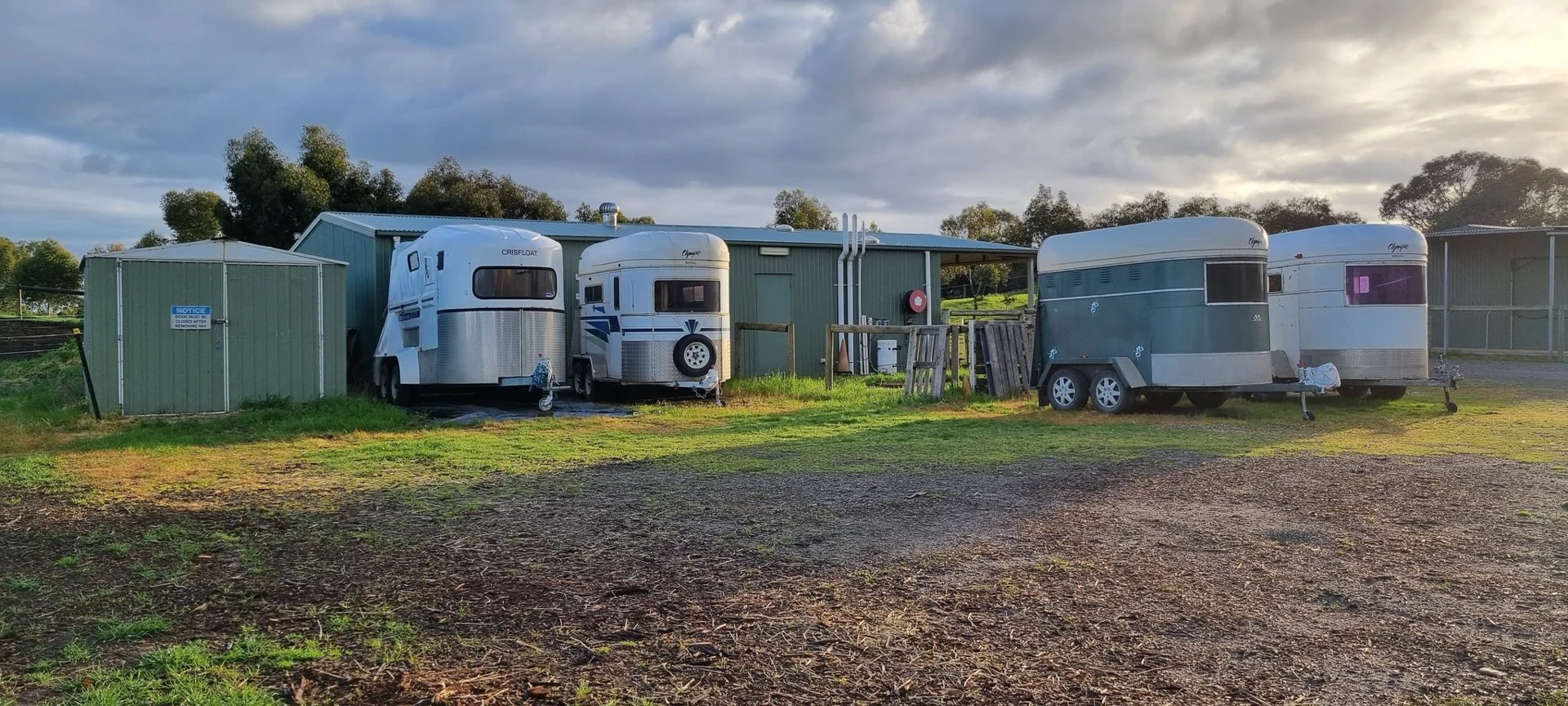 Float storage on site