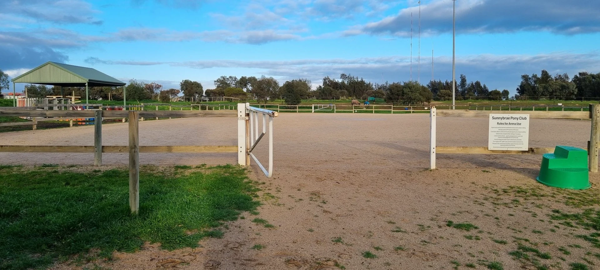 Fully fenced riding arena